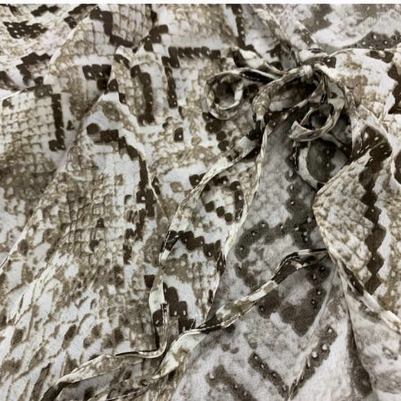 NWT Cia Maritima & Agua Doce CoverUp Bundle snakprint Skirt & Long Sleeve Top - Picture 2 of 6